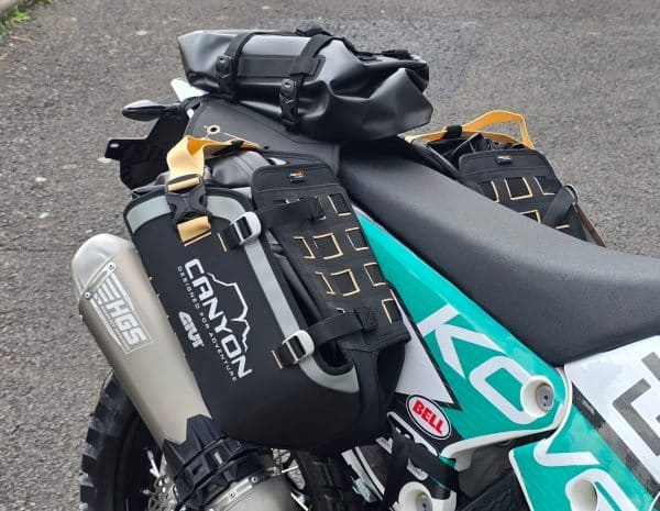 GRT721B Système de chargement modulable en fer à cheval 2 sacoches cavalières de 16 l et 1 sac arrière de 12 l